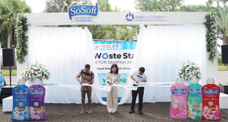 Momen Peresmian Rekosistem X SoSoft Waste Station di kompleks Sekolah Al-Irsyad Satya Kota Baru Parahyangan (KBP), Padalarang, Kabupaten Bandung Barat