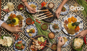 Menghadirkan keanekaragaman kuliner Indonesia melalui sajian Nasi Kuning, Sate Lilit, dan aneka sambal autentik yang merayakan kekayaan rasa dari seluruh pelosok kepulauan