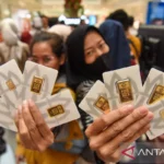 Harga Emas Antam Hari Ini Turun Rp5.000, Cek Daftar Harga Lengkapnya!