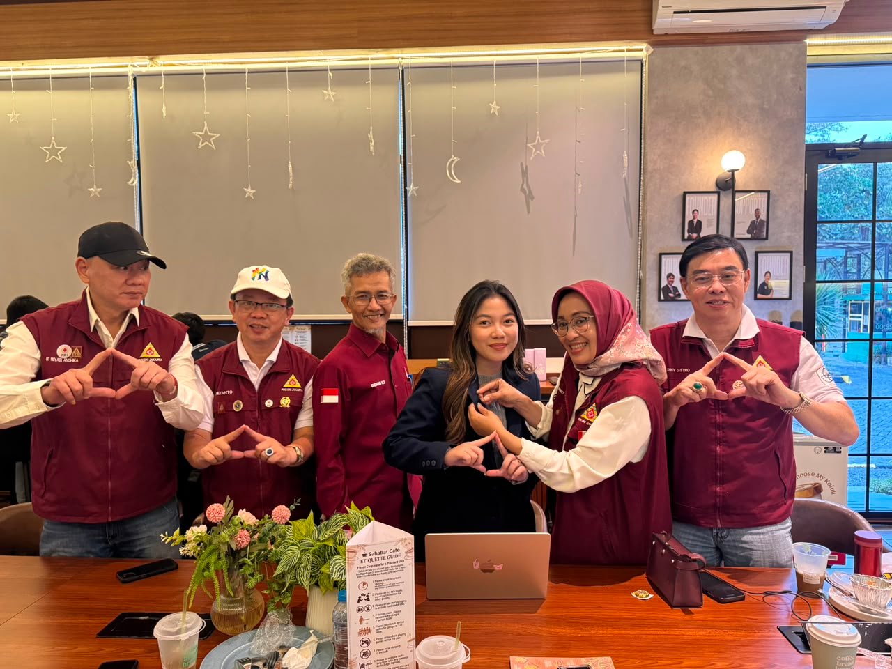 Jajaran pengurus PDDI DKI Jakarta dan Jakarta Utara bersama perwakilan President University berfoto bersama dalam suasana hangat