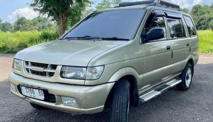 Rekomendasi 3 Mobil Bekas di Bawah Rp100 Juta, Desain Kompak dan Tangguh di Tanjakan